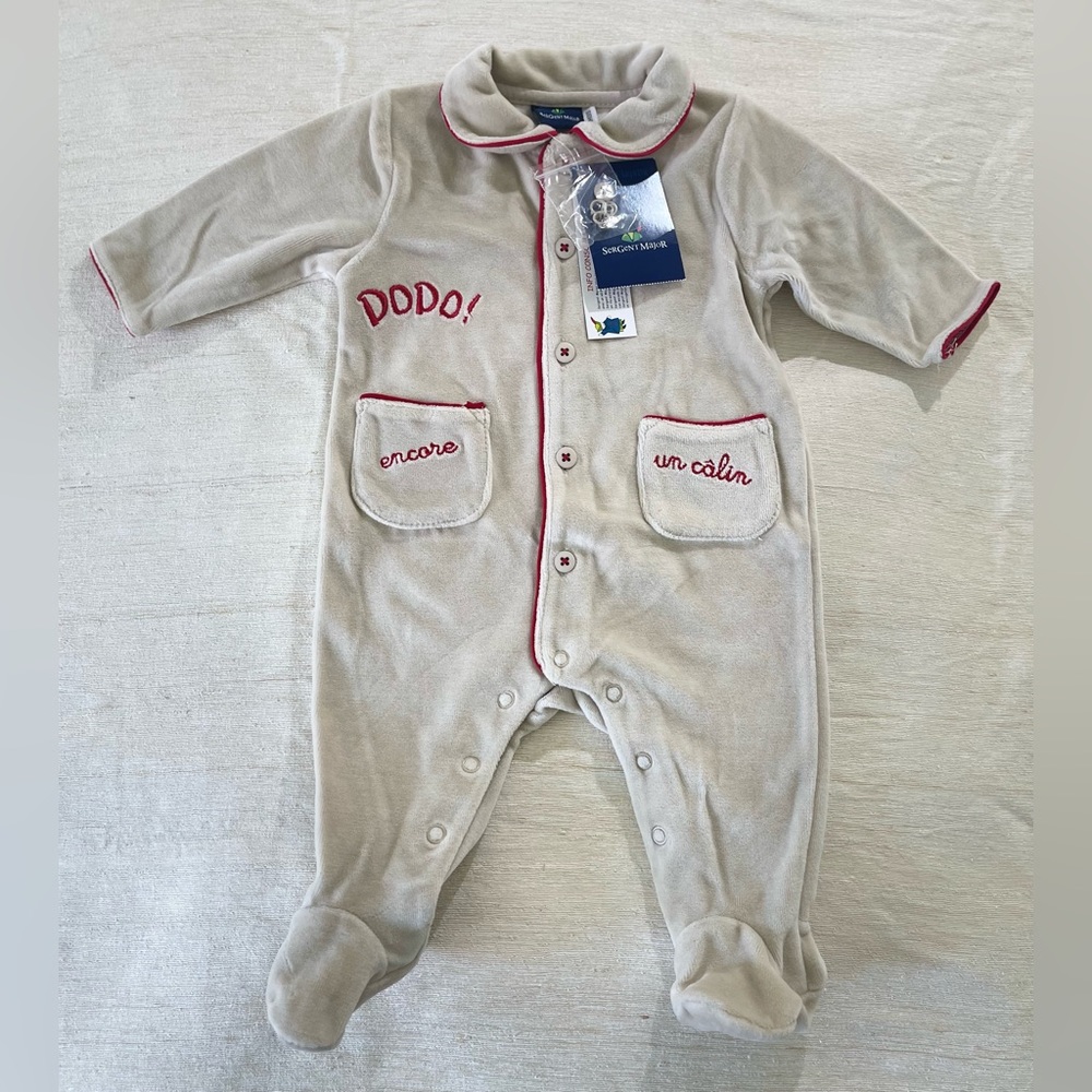 NWT 3MO unisex light beige w/red detail, velvet onesie from EU Sergent Major.